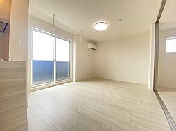 LUSSOV 3階1LDKのリビング/ダイニング