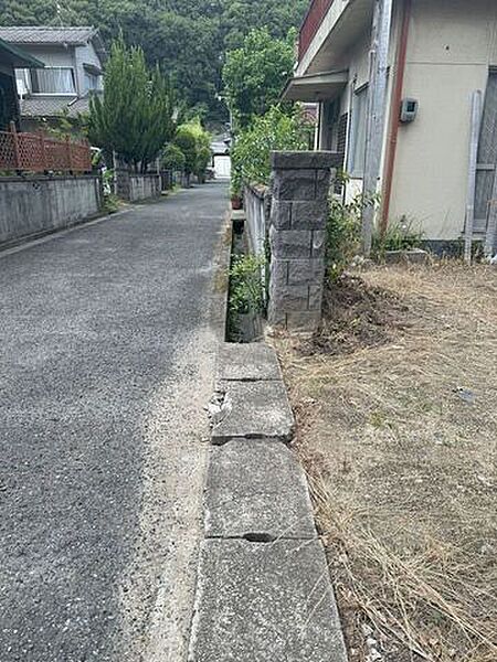 【側溝】
