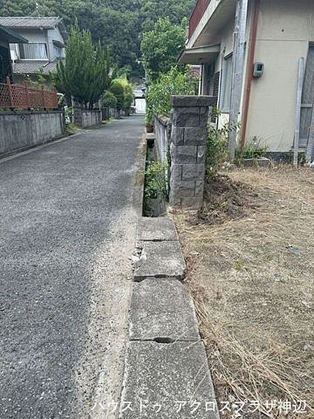 【側溝】