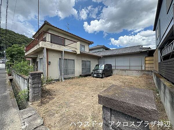 【現地外観写真】国道182号線まで車で1分。マイカー通勤にも便利です。