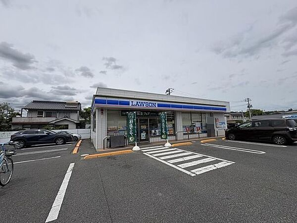 ローソン 井原駅前通店24時間営業 2430m