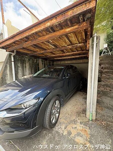 【駐車場】
