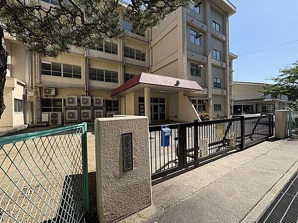 千田小学校 2040m
