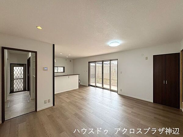 【LDK20帖】家族が集う開放的な大空間！家具の配置も自由自在なゆとりのリビング。