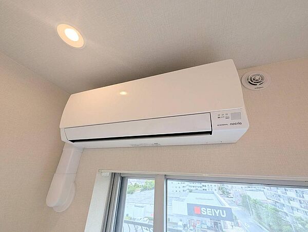 ◆エアコン設置済み＆窓外には西友が目視可能