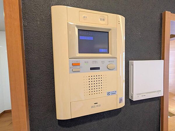 ◆来訪者の姿を確認できる安心のモニターホン