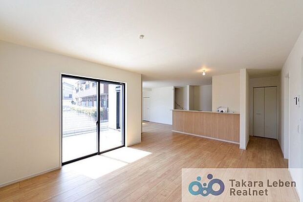 毎日のお食事やティータイム、読書やお昼寝など、なんでも受け入れてくれる自由で心地良いリビング。プライベートタイムの満足感を大きく高められる空間です。