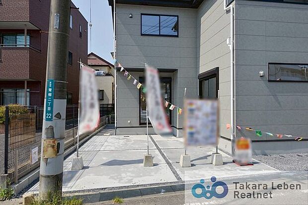 お車の出し入れもスムーズに行うことができます。（車種による）