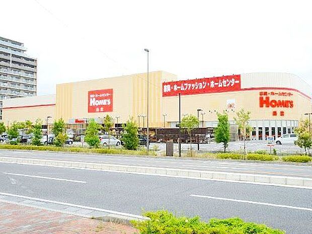 島忠ホームズ三郷中央店 徒歩7分。 550m