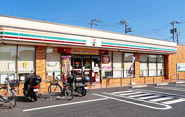 セブンイレブン足立新広橋店 徒歩3分。 240m