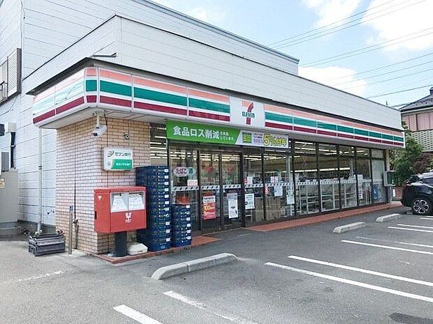 セブンイレブン草加苗塚町店 徒歩8分。 630m