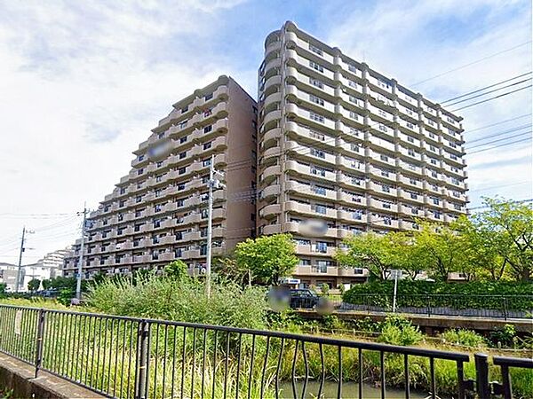 apartment 埼玉県八潮市緑町２丁目20-1
地図を見る
