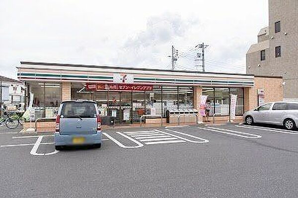 セブンイレブン足立鹿浜店 徒歩4分。 280m