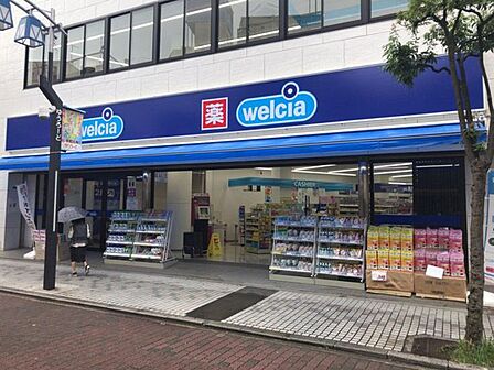 ウエルシア亀有駅前店 徒歩9分。 680m
