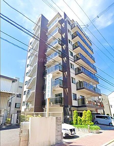 東京メトロ日比谷線「南千住」駅徒歩6分、角部屋につき日当たり通風良好です。