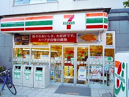 セブンイレブン文京向丘1丁目店 徒歩3分。 200m