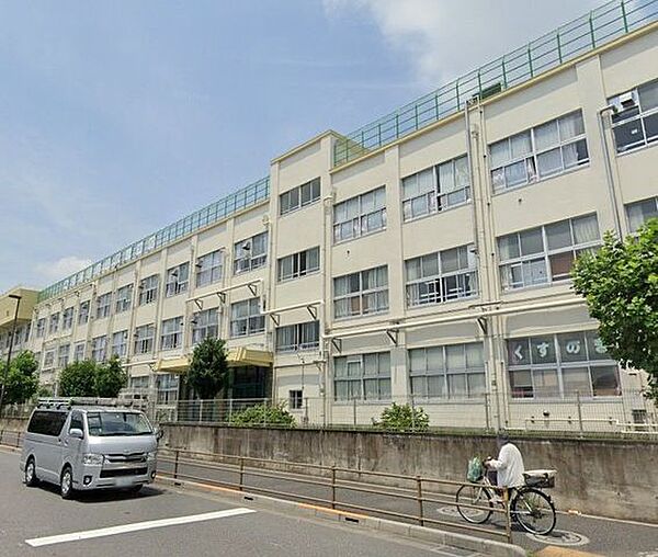 足立区立平野小学校 徒歩13分。 1040m