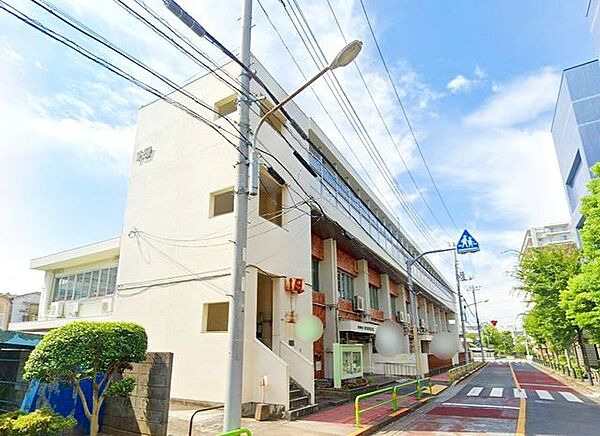 荒川区立町屋図書館 徒歩16分。 1220m