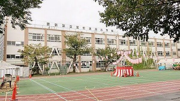 豊島区立富士見台小学校 徒歩5分。 340m