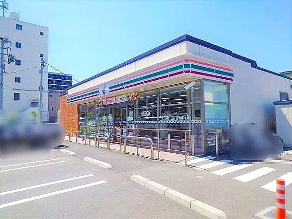 セブンイレブン草加松原5丁目店 徒歩8分。 620m
