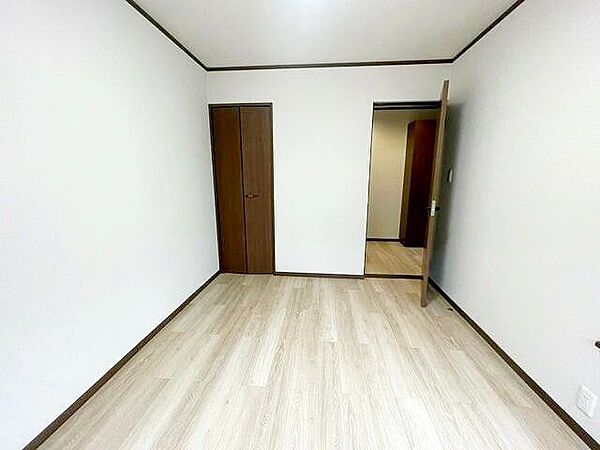 1階、洋室約6帖。