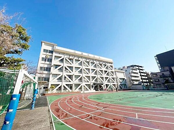 墨田区立二葉小学校 徒歩3分。 210m