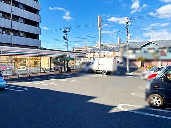 セブンイレブン松戸北小金店 徒歩4分。 340m