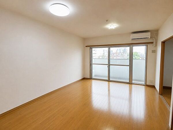 ※本画像は入居者様の家具をCG で消した画像であり、現況と異なる可能性がございます。