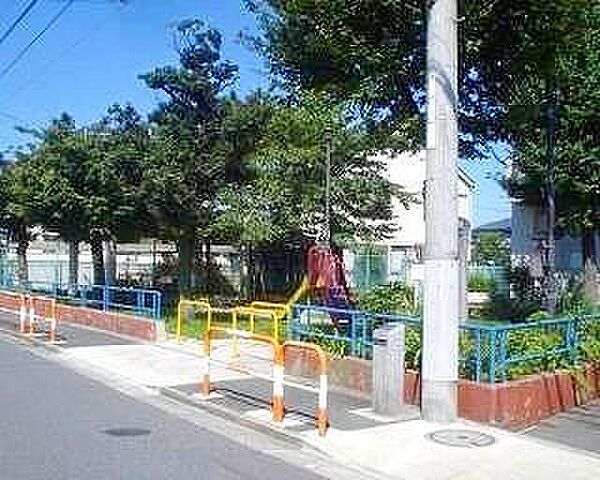 足立区立六月中央公園 徒歩26分。 2010m