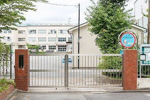 足立区立栗島小学校 徒歩12分。 960m