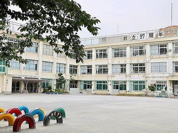 北区立滝野川第四小学校 徒歩7分。 550m