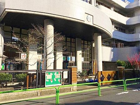 台東区立東泉小学校 徒歩3分。 230m
