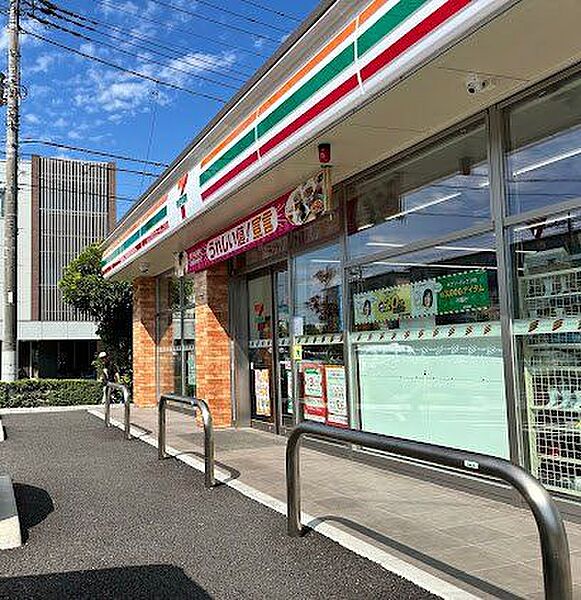 セブンイレブン足立谷在家2丁目店 徒歩3分。 210m