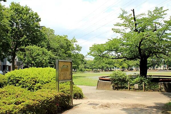 谷在家公園 徒歩1分。 60m