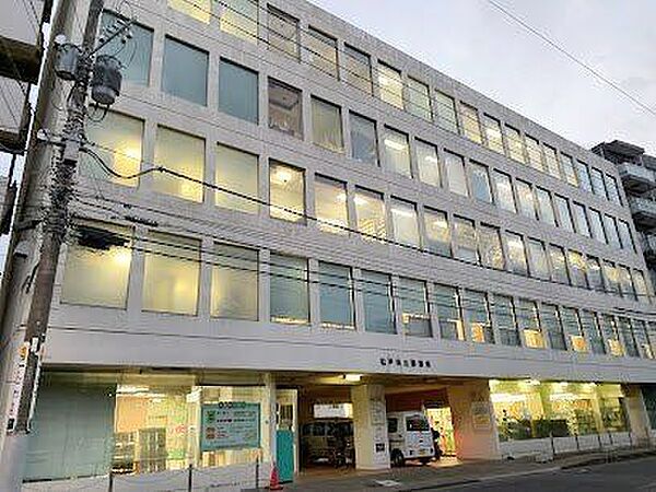 松戸市立図書館 徒歩10分。 750m