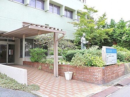 大岩医院 徒歩7分。 560m