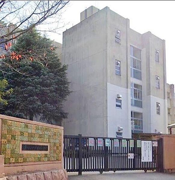 松戸市立上本郷第二小学校 徒歩14分。 1080m