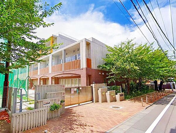 豊島区立西池袋中学校 徒歩12分。 890m