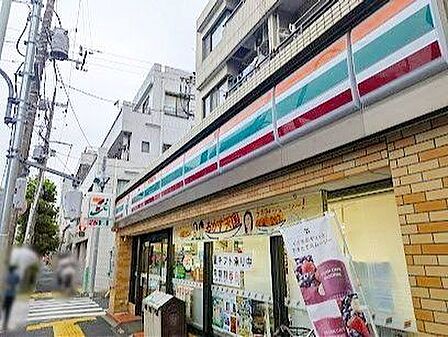 セブンイレブン北区昭和町店 徒歩3分。 200m