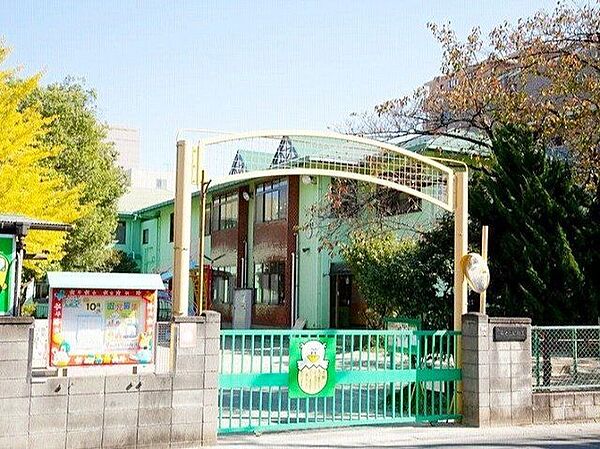 草加みどり幼稚園 徒歩9分。 650m