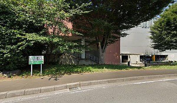 松戸市立図書館和名ヶ谷分館 徒歩10分。 800m