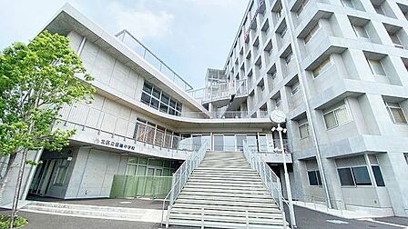 北区立田端中学校 徒歩9分。 650m