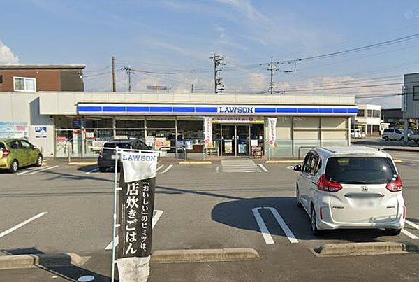 ローソン滑川上小泉店 徒歩8分。 600m