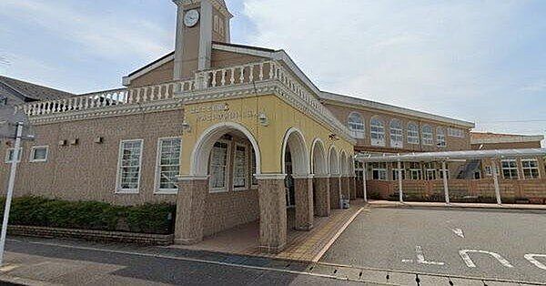 認定こども園上小泉保育園 徒歩13分。 1000m