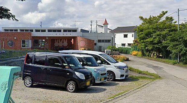 坪川保育所 徒歩11分。 886m