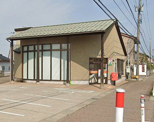 大島郵便局 徒歩9分。 660m