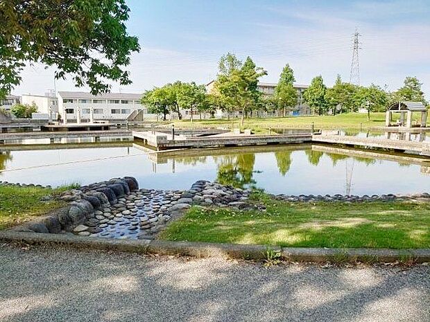城東ふれあい公園 徒歩25分。 2000m