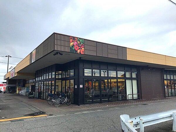 albis経堂店 徒歩10分。 700m