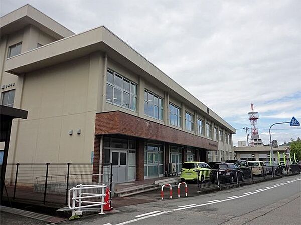 富山市立山室小学校 徒歩8分。 590m