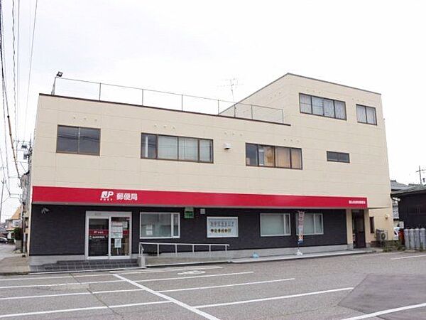富山高原町郵便局 徒歩8分。 600m